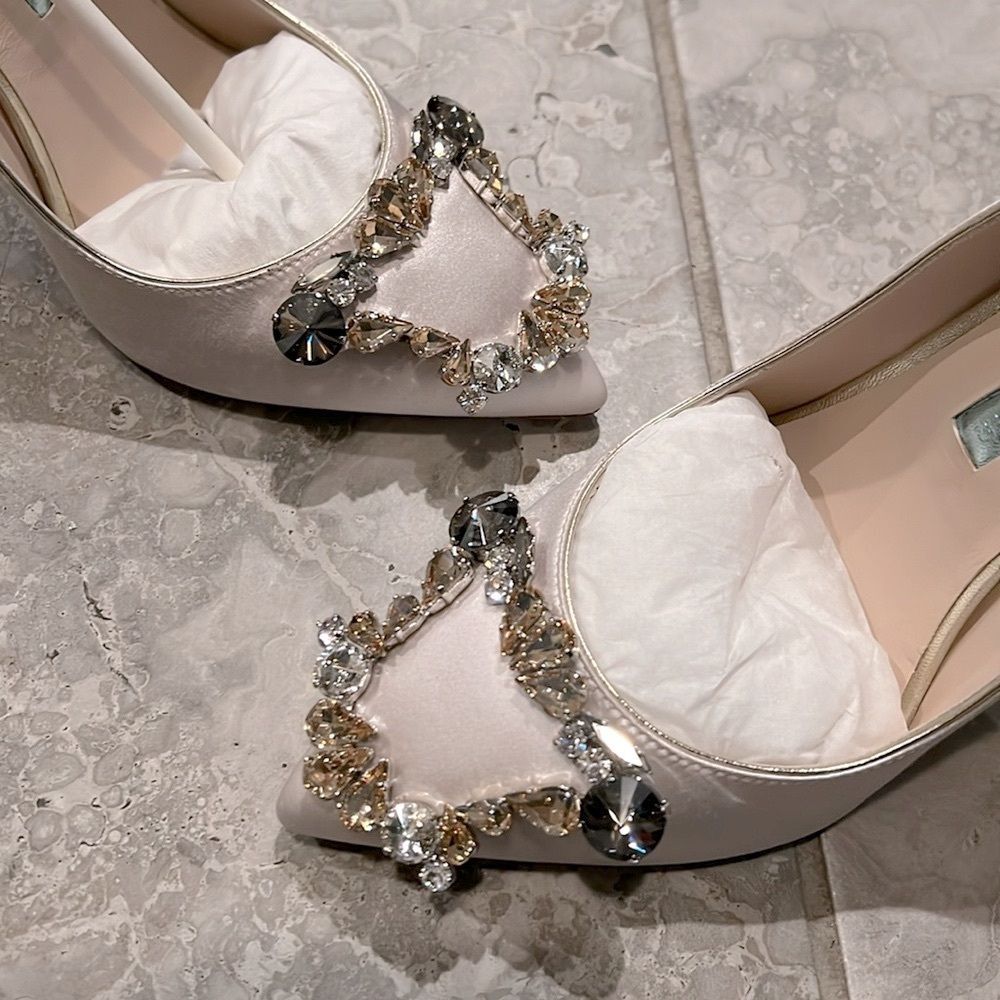 Sophia Webster Margaux Embellished Pointed Toe Pumps in Ivory Satin, New,Size 38 - Picture 9 of 16